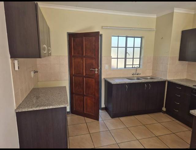2 BEDROOM PROPERTY TO RENT IN MEYERTON CENTRAL